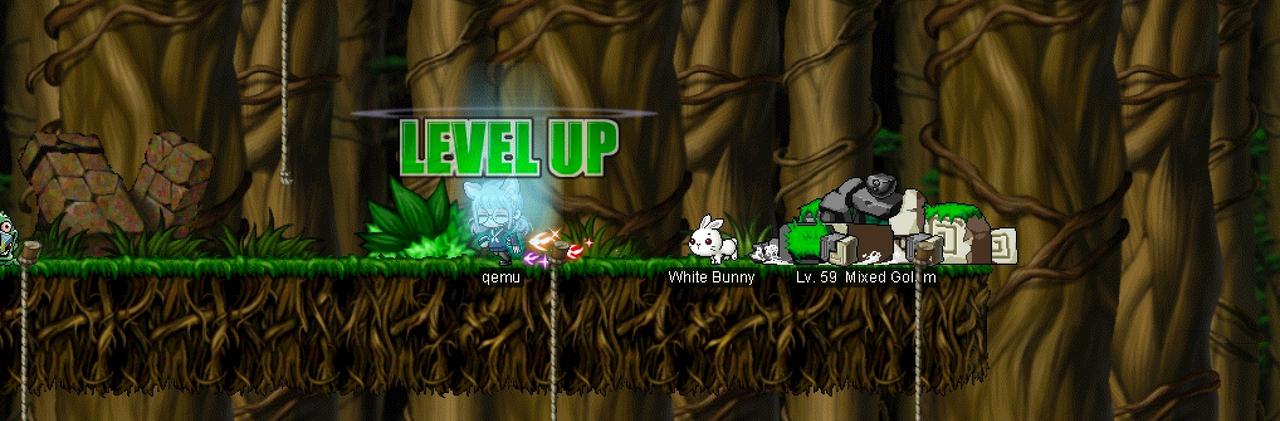 ゲーム内でキャラクター「qemu」がレベルアップし、「LEVEL UP」の文字が表示されている場面です。 